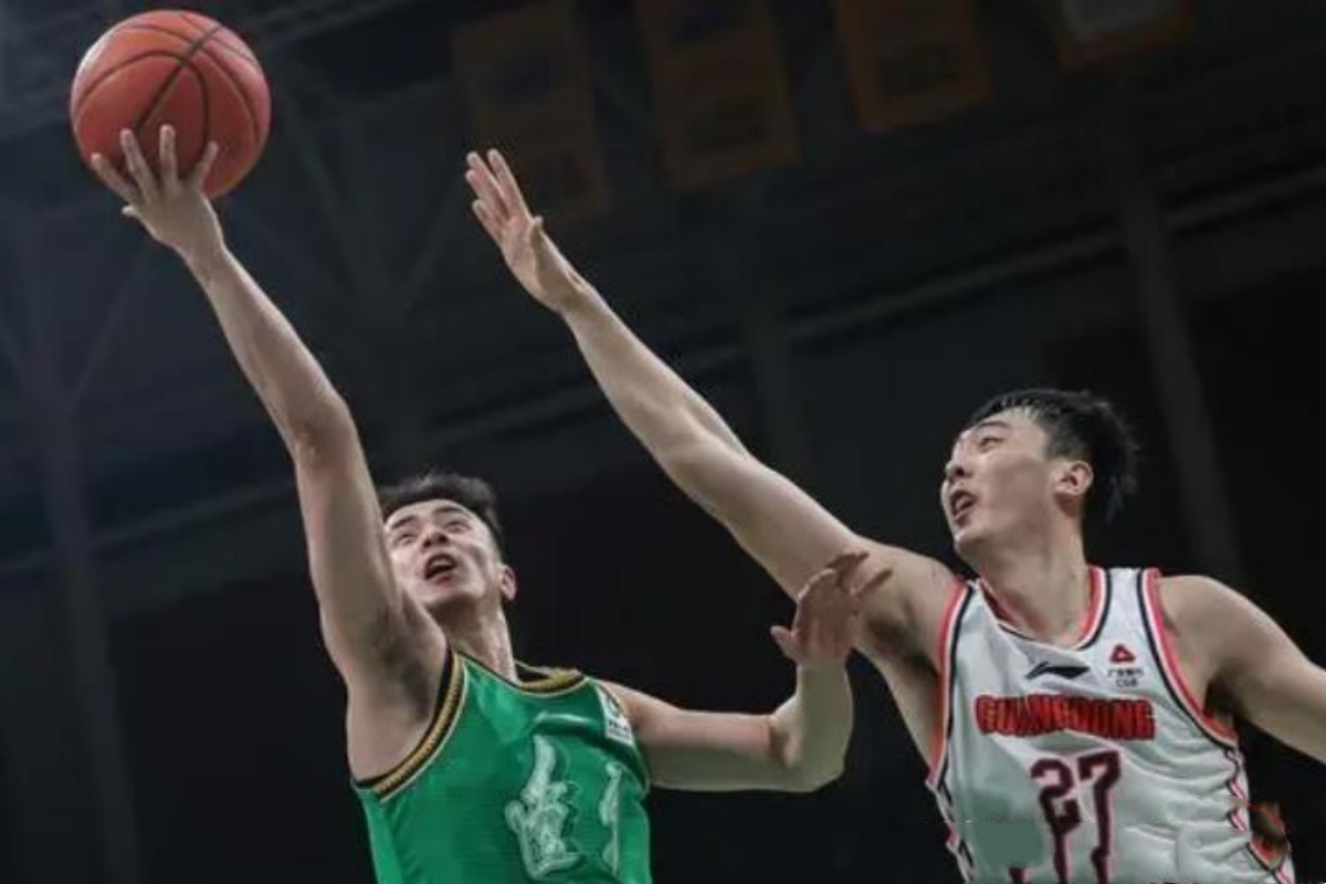 关于激烈角逐！CBA季后赛争霸战的信息